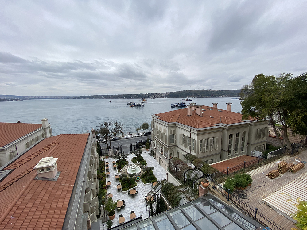Six Senses - Avlu