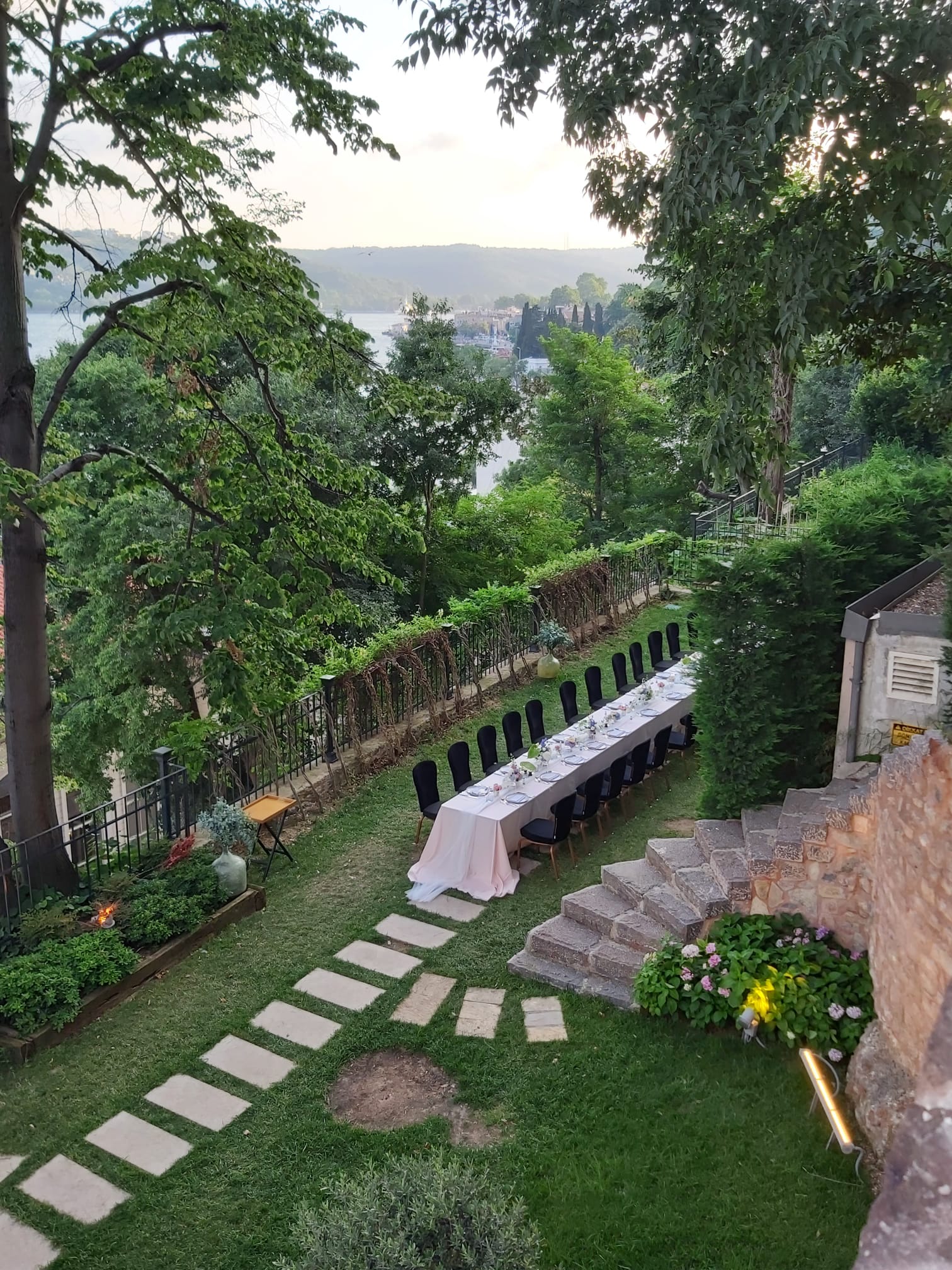Six Senses - Çim Alan